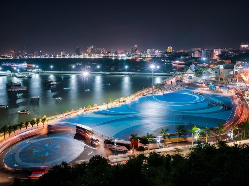 P.72 Hotel Pattaya Exterior foto