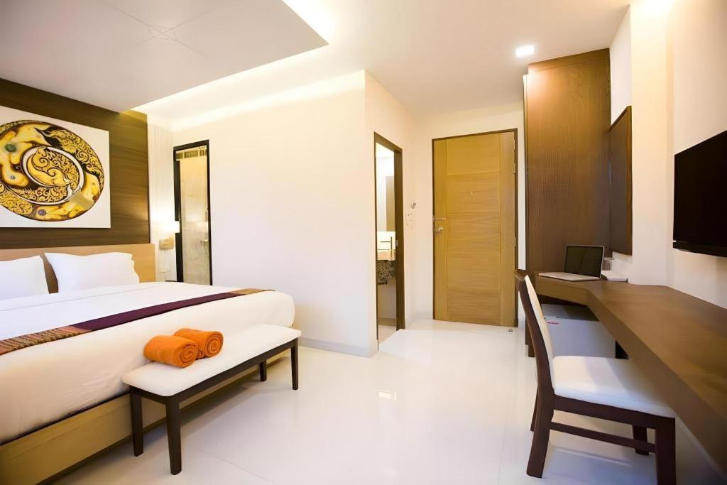 P.72 Hotel Pattaya Exterior foto